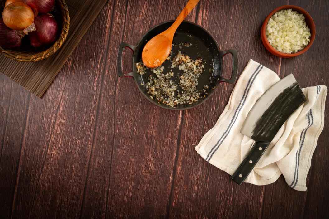 How to Mince, Dice and Chop Onions > Start Cooking