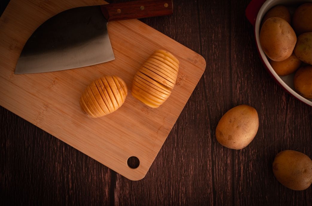 How to cut a Hasselback Potato